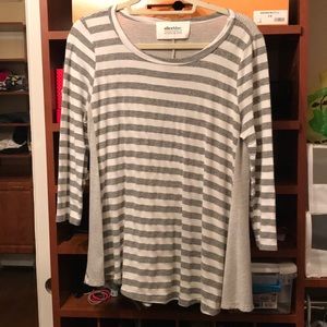 Stitch fix size small grey and white shirt